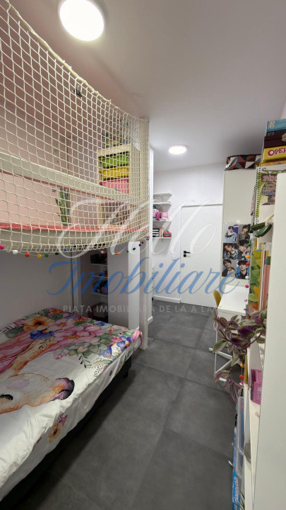 Apartament de vanzare ,3 camere 65 mp /GRADINA 51MP, zona SUB CETATE 