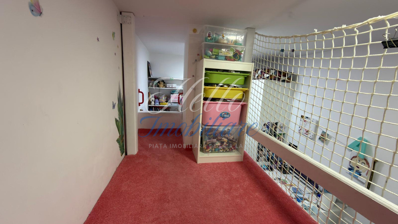 Apartament de vanzare ,3 camere 65 mp /GRADINA 51MP, zona SUB CETATE 