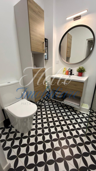Apartament de vanzare ,3 camere 65 mp /GRADINA 51MP, zona SUB CETATE 