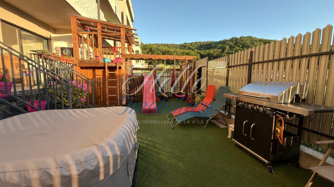 Apartament de vanzare ,3 camere 65 mp /GRADINA 51MP, zona SUB CETATE 