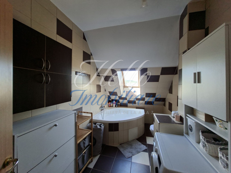 Apartament PE 2 NIVELE , 80 mp zona Porii 