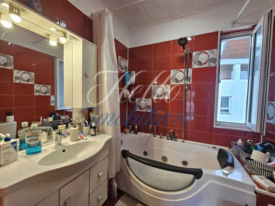 Apartament de vanzare 2 camere, 48mp zona PORII