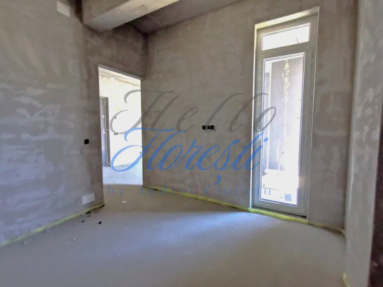 Apartament de 2 camere Semifinisate zona Vivo