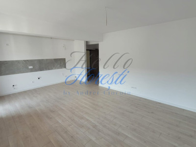 Apartament de 3 camere, 63 mp, finisat, zona Teilor