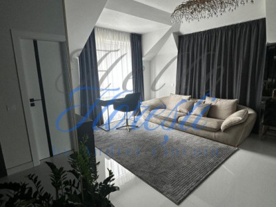 Apartament 3 camere, 82 mp, zona VIVO Superfinisat