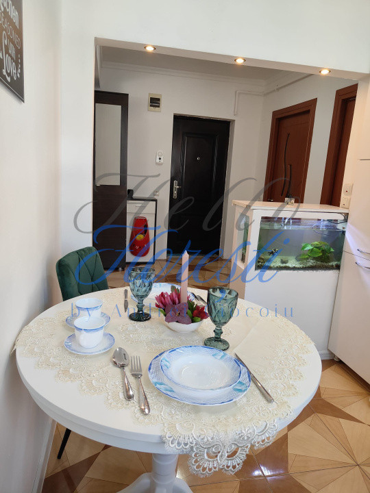 Apartament 2 camere 52mp, semidecomandat, zona Florilor 