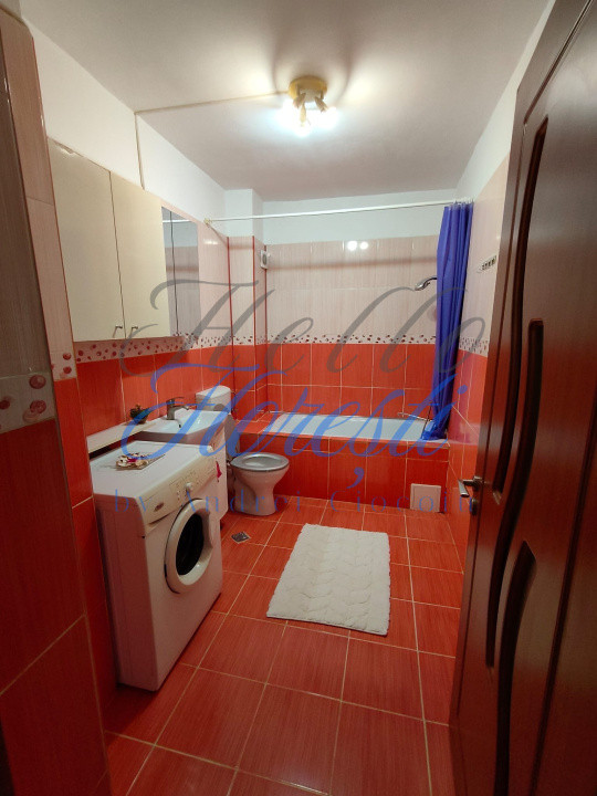 Apartament 2 camere 52mp, semidecomandat, zona Florilor 