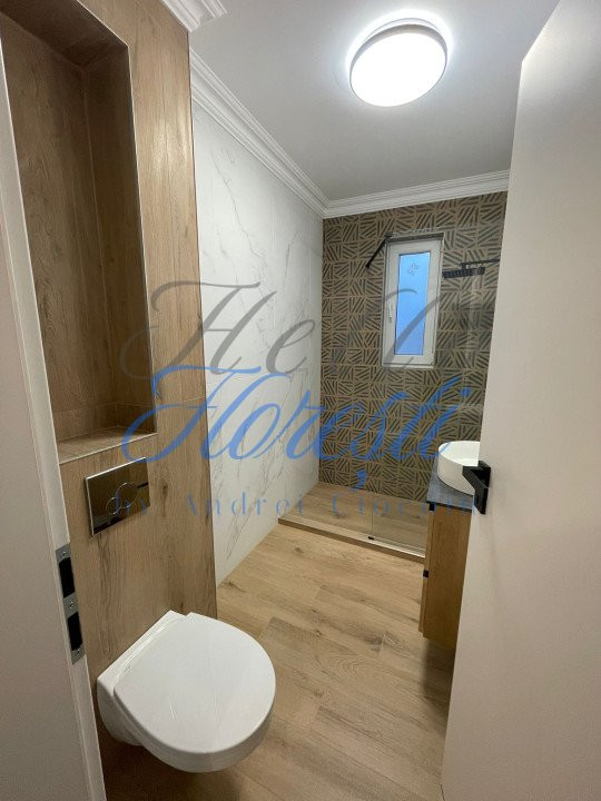 Apartament de 3 camere, semidecomandat, zona Porii, Floresti