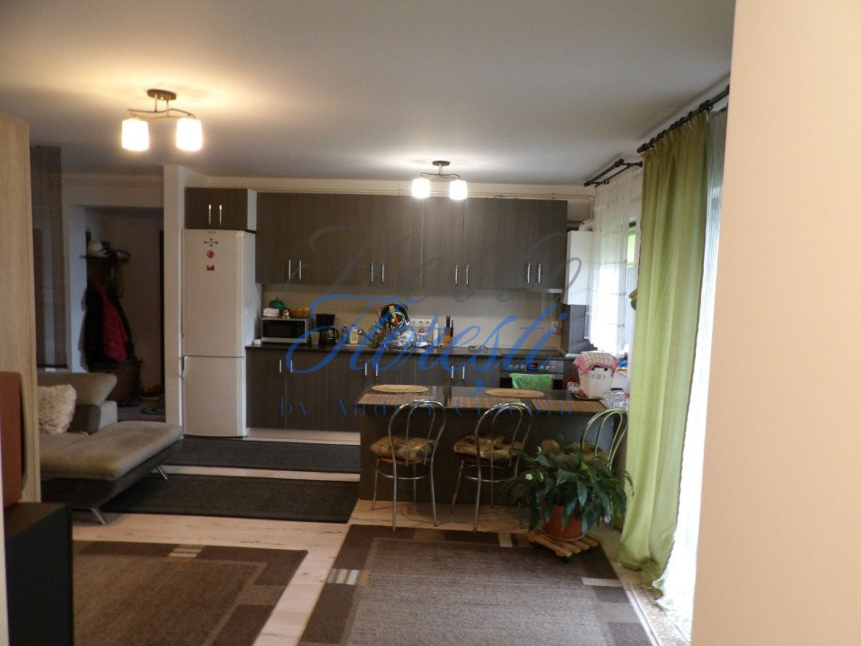 Apartament de 3 camere, semidecomandat, in zona Sesul de Sus