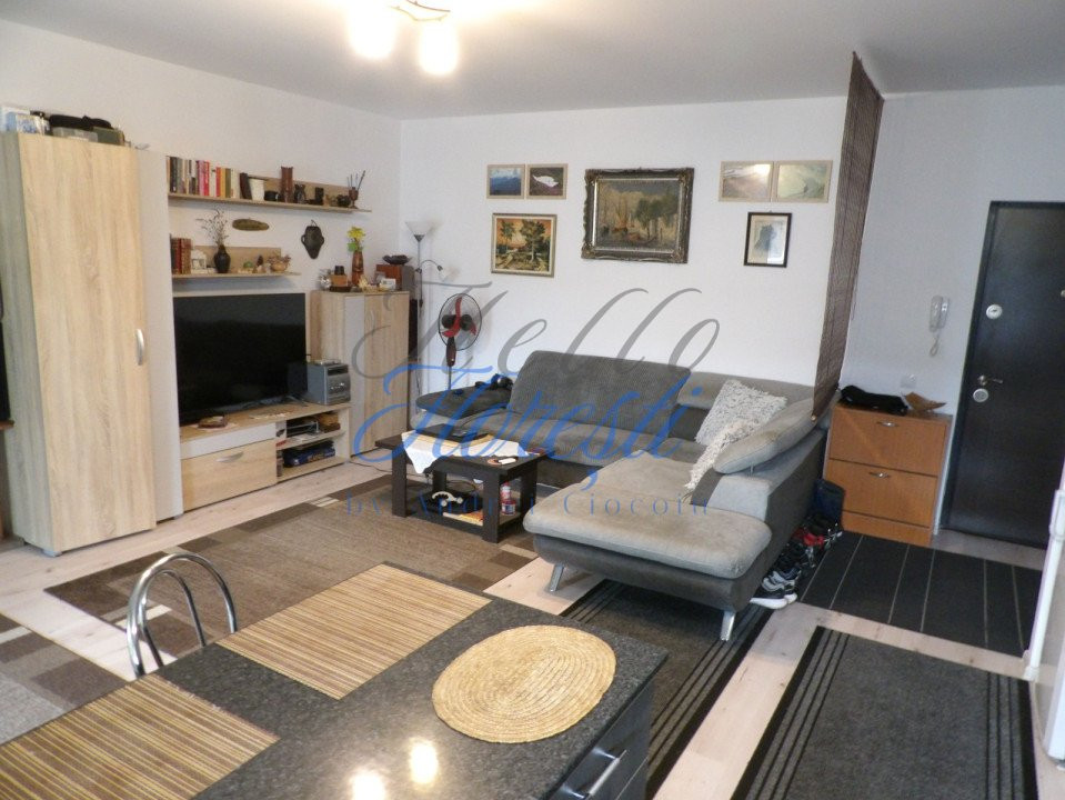 Apartament de 3 camere, semidecomandat, in zona Sesul de Sus