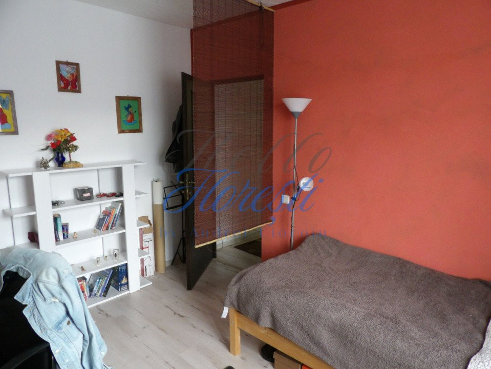 Apartament de 3 camere, semidecomandat, in zona Sesul de Sus