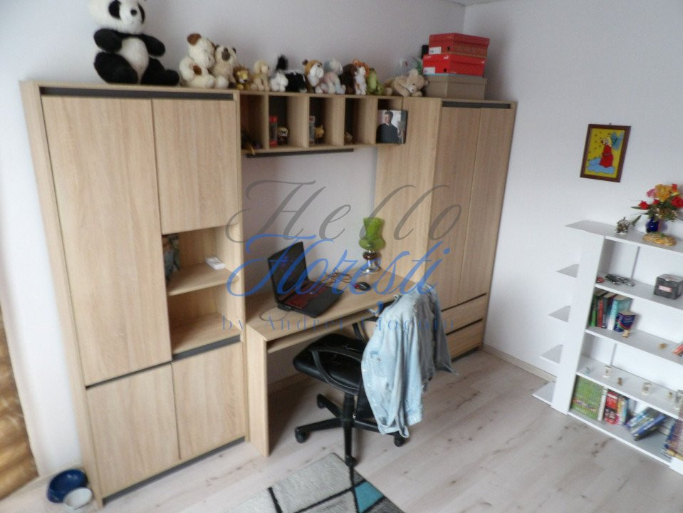 Apartament de 3 camere, semidecomandat, in zona Sesul de Sus